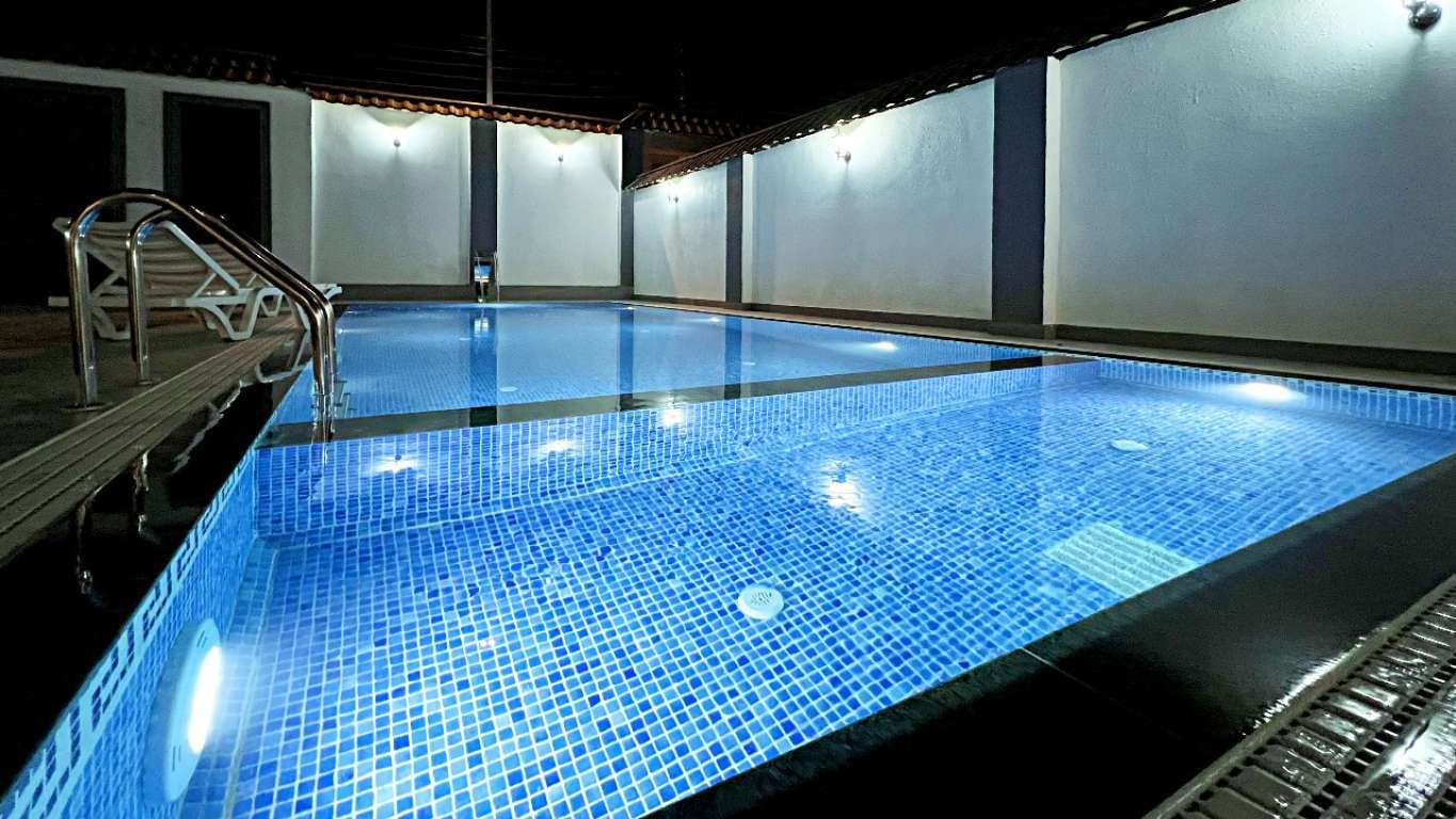 Qəbələ 9 Cəfər Cabbarlı, Qəbələ, Azərbaycan günlük kirayə Həyət evi / Villa 250 AZN-a 7 otaqlı