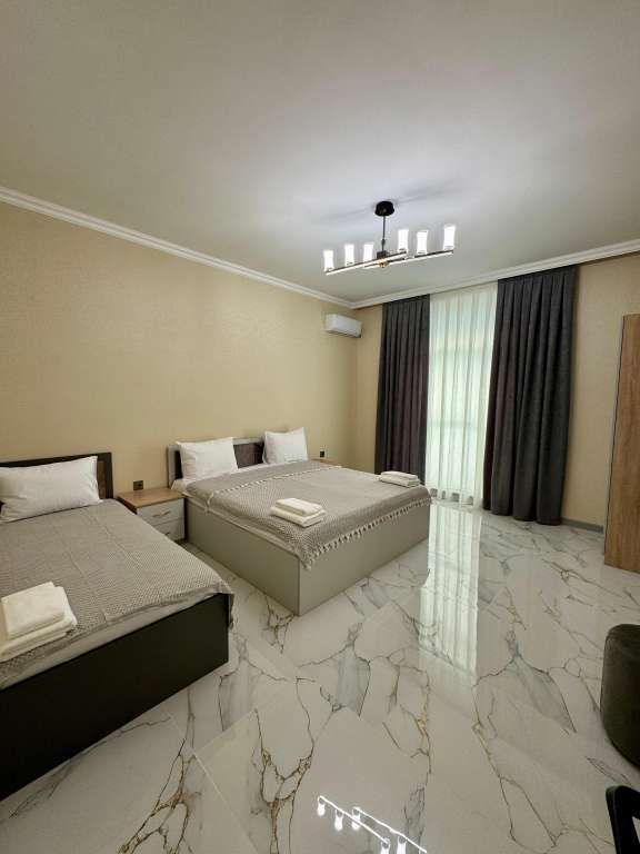 Qəbələ 9 Cəfər Cabbarlı, Qəbələ, Azərbaycan günlük kirayə Həyət evi / Villa 250 AZN-a 7 otaqlı