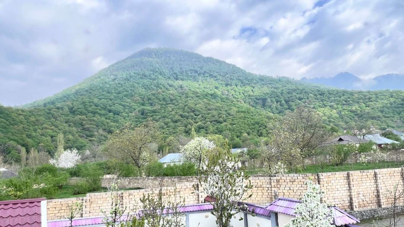 Qəbələ XRRW+WJP, Kebele, Azerbaycan günlük kirayə Həyət evi / Villa 140 AZN-a 5 otaqlı