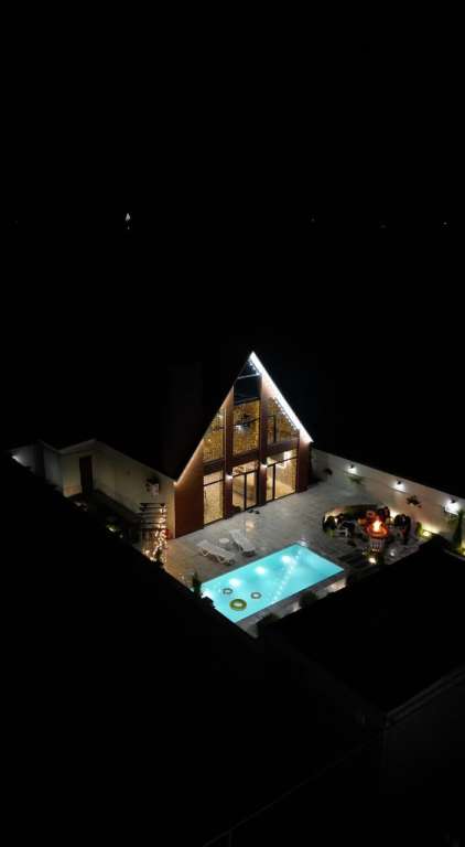 Qəbələ WQHM+2P Daşca, Azerbaycan günlük kirayə Həyət evi / Villa 300 AZN-a 4 otaqlı