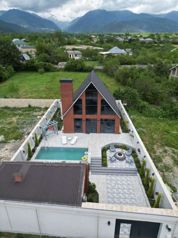 Qəbələ WQHM+2P Daşca, Azerbaycan günlük kirayə Həyət evi / Villa 300 AZN-a 4 otaqlı