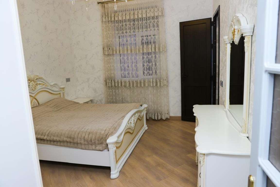 Quba F4RR+R6F, Mardakan, Azerbaycan günlük kirayə Həyət evi / Villa 350 AZN-a 7 otaqlı