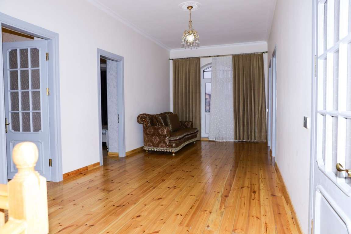 Quba F4RR+R6F, Mardakan, Azerbaycan günlük kirayə Həyət evi / Villa 350 AZN-a 7 otaqlı