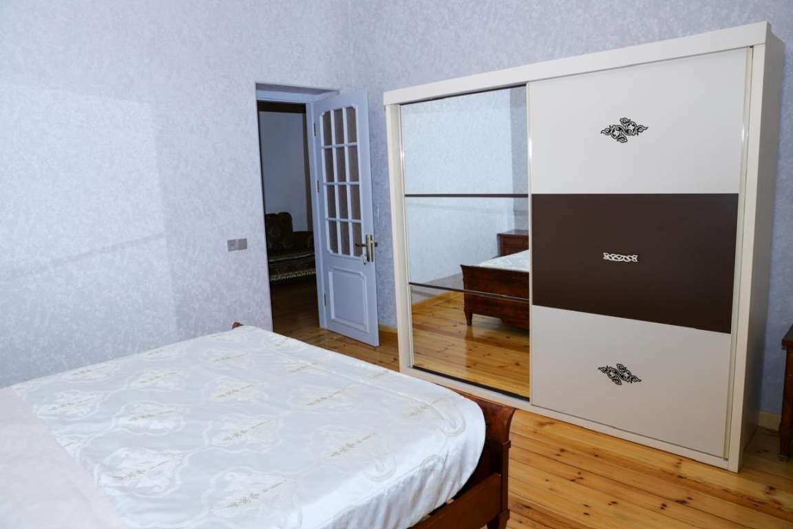 Quba F4RR+R6F, Mardakan, Azerbaycan günlük kirayə Həyət evi / Villa 350 AZN-a 7 otaqlı