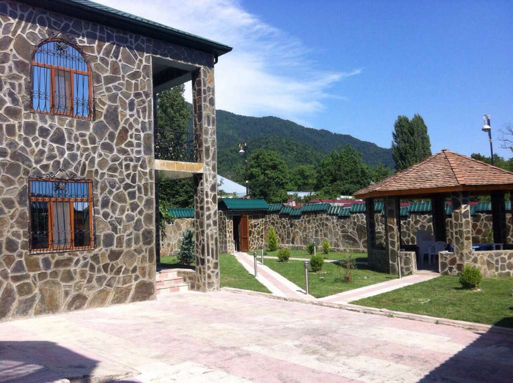 Qəbələ Qəbələ, Азербайджан Azərbaycanda günlük kirayə Həyət evi / Villa 200 AZN-a 5 otaqlı