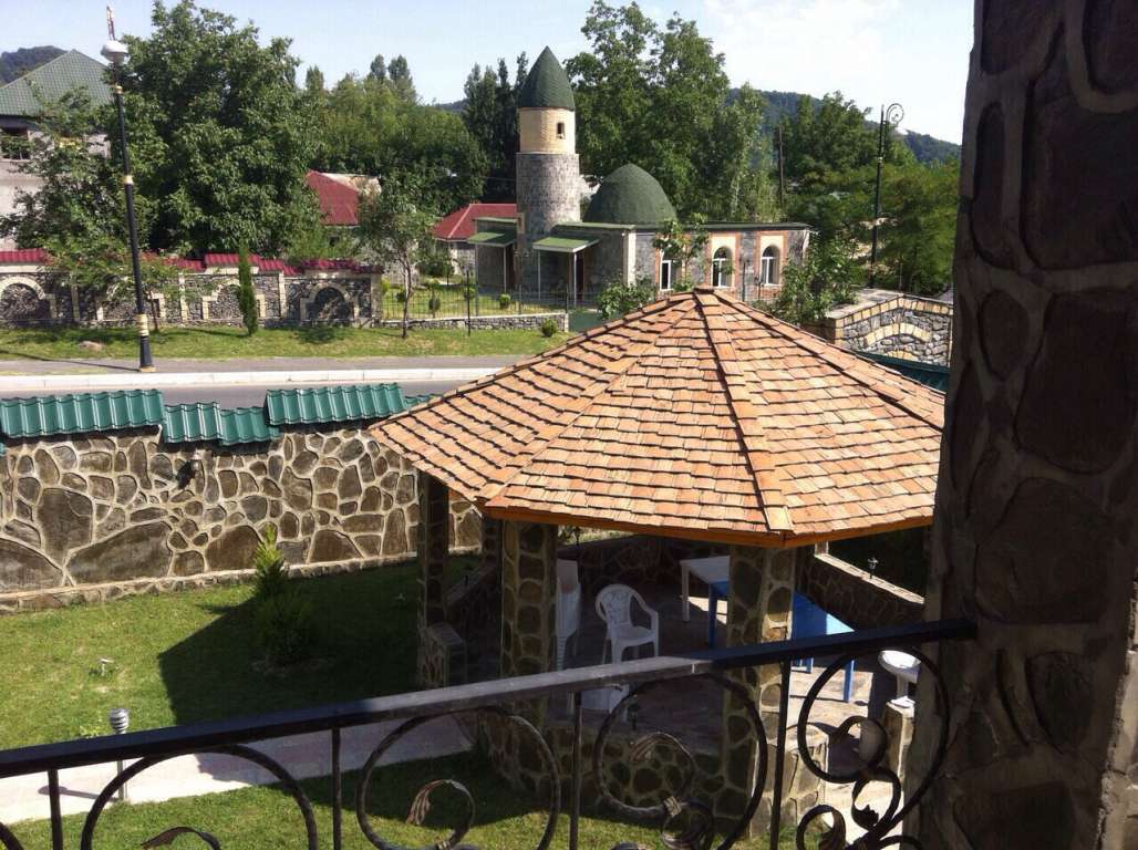 Qəbələ Qəbələ, Азербайджан günlük kirayə Həyət evi / Villa 200 AZN-a 5 otaqlı