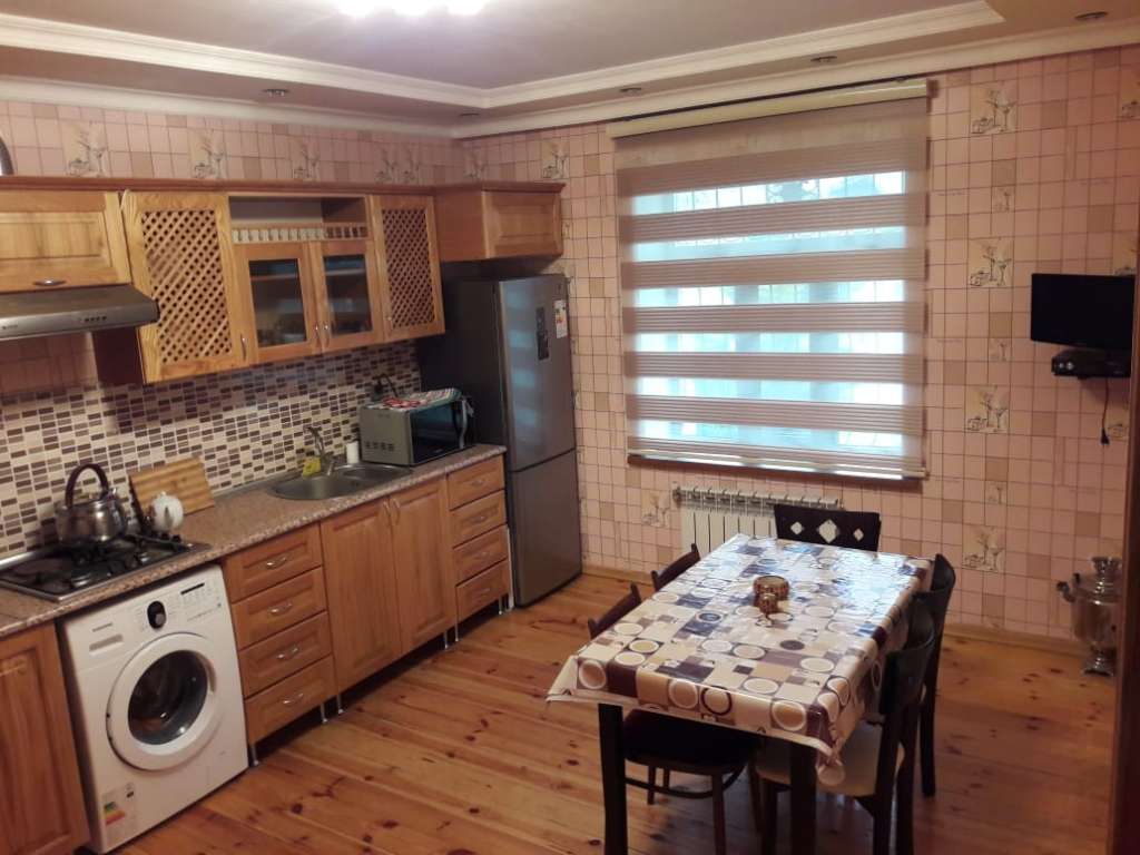 Qəbələ Qəbələ, Азербайджан günlük kirayə Həyət evi / Villa 200 AZN-a 5 otaqlı