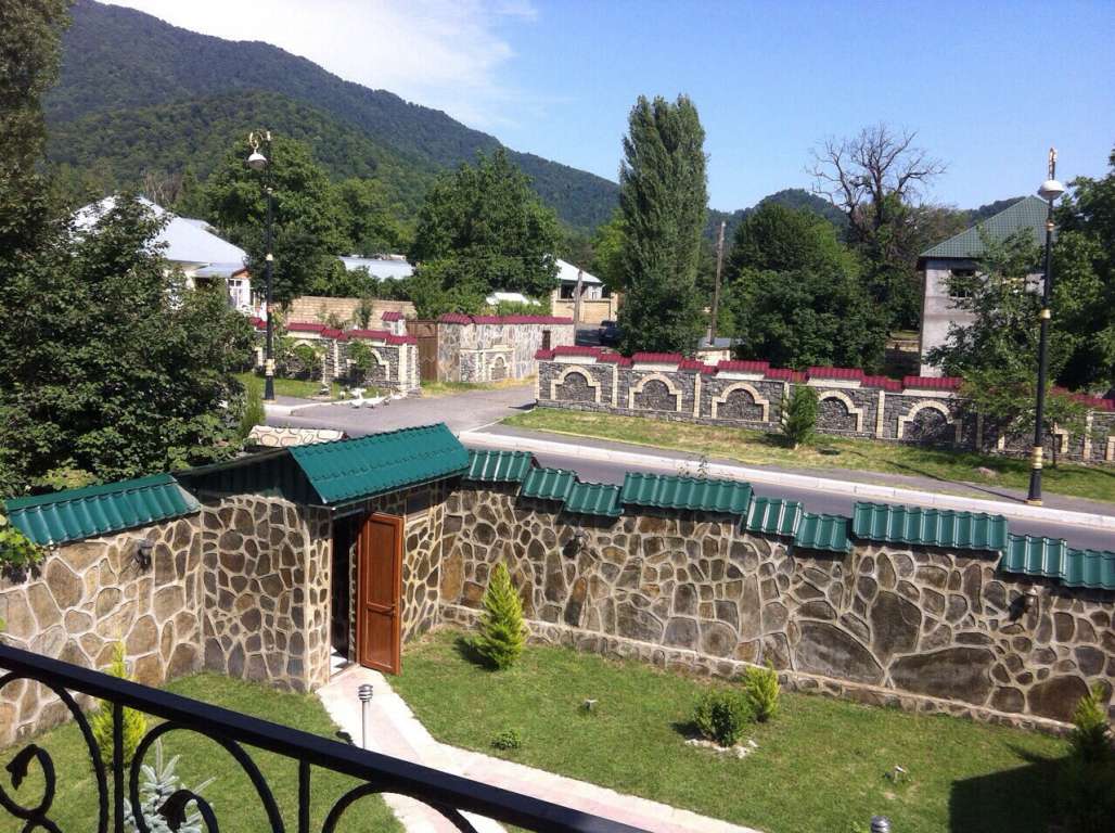 Qəbələ Qəbələ, Азербайджан günlük kirayə Həyət evi / Villa 200 AZN-a 5 otaqlı