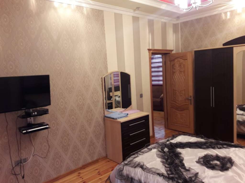 Qəbələ Qəbələ, Азербайджан günlük kirayə Həyət evi / Villa 200 AZN-a 5 otaqlı