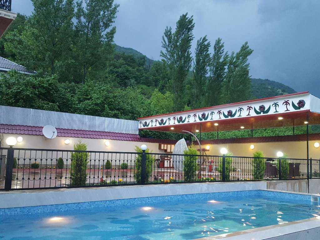 Qəbələ Qəbələ, Азербайджан Azərbaycanda günlük kirayə Həyət evi / Villa 250 AZN-a 5 otaqlı