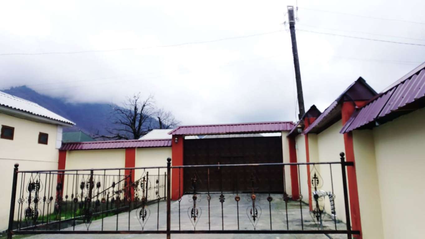 Qəbələ Qəbələ, Азербайджан günlük kirayə Həyət evi / Villa 70 AZN-a 4 otaqlı