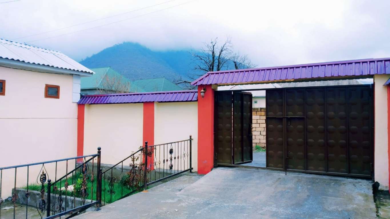 Qəbələ Qəbələ, Азербайджан günlük kirayə Həyət evi / Villa 70 AZN-a 4 otaqlı