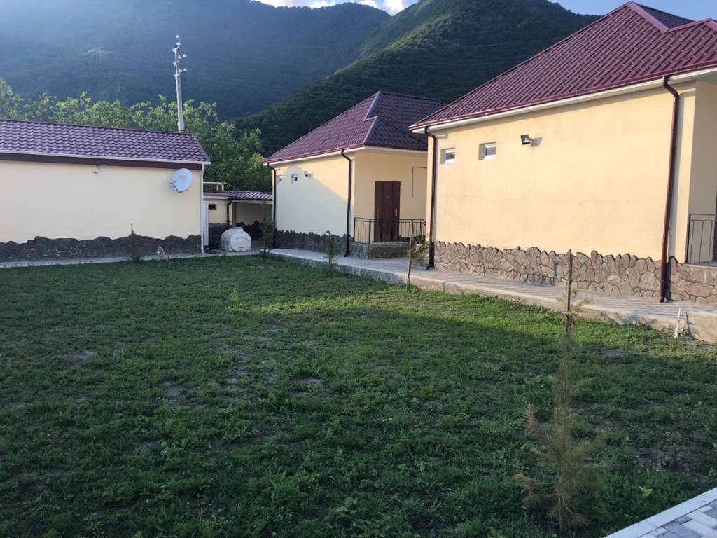 Qax Qax, Азербайджан günlük kirayə Həyət evi / Villa 80 AZN-a 3 otaqlı