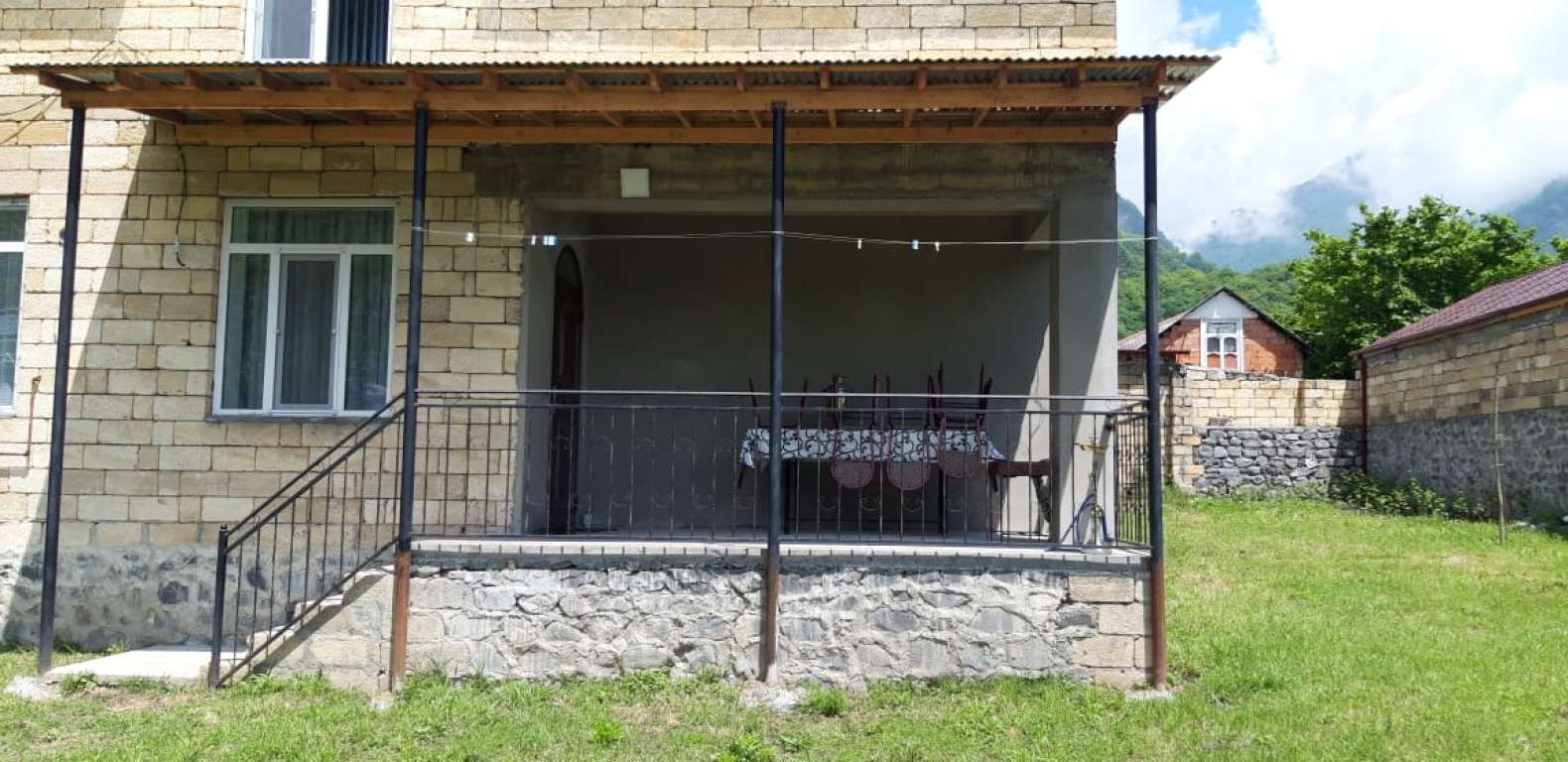 Qax Qax, Азербайджан günlük kirayə Həyət evi / Villa 100 AZN-a 4 otaqlı