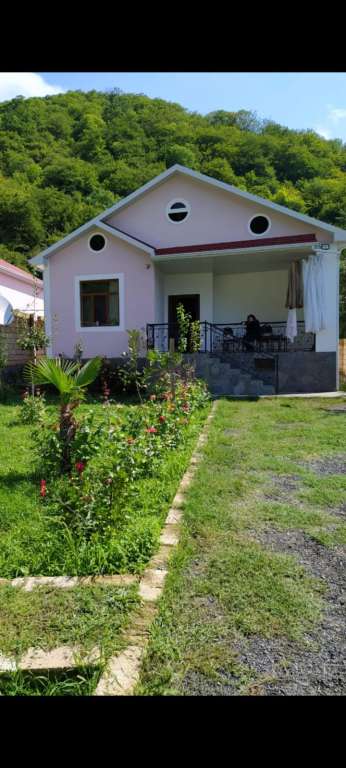 Qax Qax, Азербайджан günlük kirayə Həyət evi / Villa 100 AZN-a 4 otaqlı