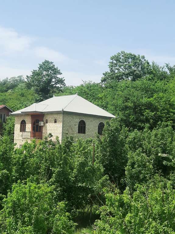 Lerik Lerik, Азербайджан günlük kirayə Həyət evi / Villa 100 AZN-a 4 otaqlı