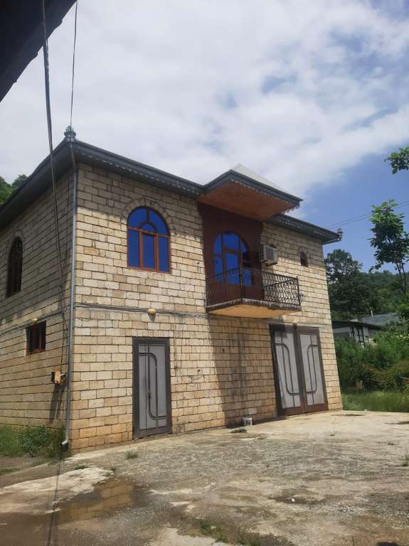 Lerik Lerik, Азербайджан Azərbaycanda günlük kirayə Həyət evi / Villa 100 AZN-a 4 otaqlı