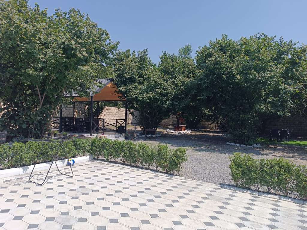 Qəbələ Mıxlıqovaq, Azərbaycan günlük kirayə A-Frame 250 AZN-a 4 otaqlı