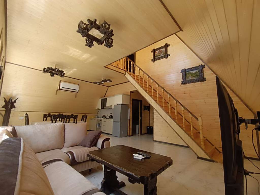 Qəbələ Mıxlıqovaq, Azərbaycan günlük kirayə A-Frame 250 AZN-a 4 otaqlı