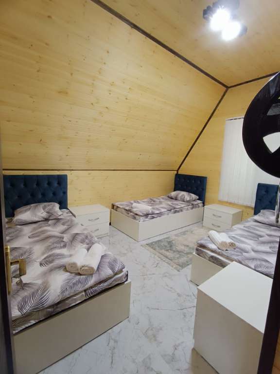 Qəbələ Mıxlıqovaq, Azərbaycan günlük kirayə A-Frame 250 AZN-a 4 otaqlı