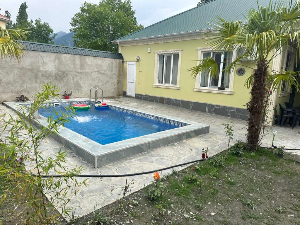 Qəbələ XRQW+37P, Ümnisə Musabəyova, Qəbələ, Azərbaycan günlük kirayə Həyət evi / Villa 200 AZN-a 2 otaqlı