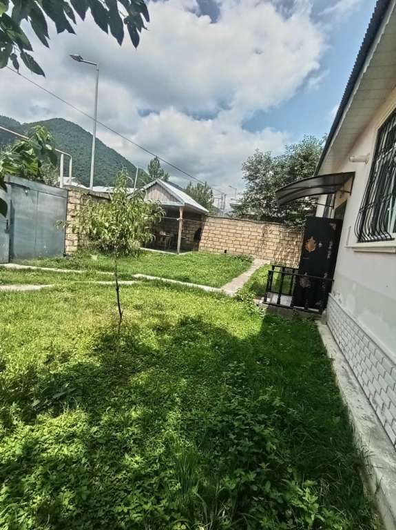 Qəbələ Pastar məhəlləsi günlük kirayə Həyət evi / Villa 80 AZN-a 3 otaqlı