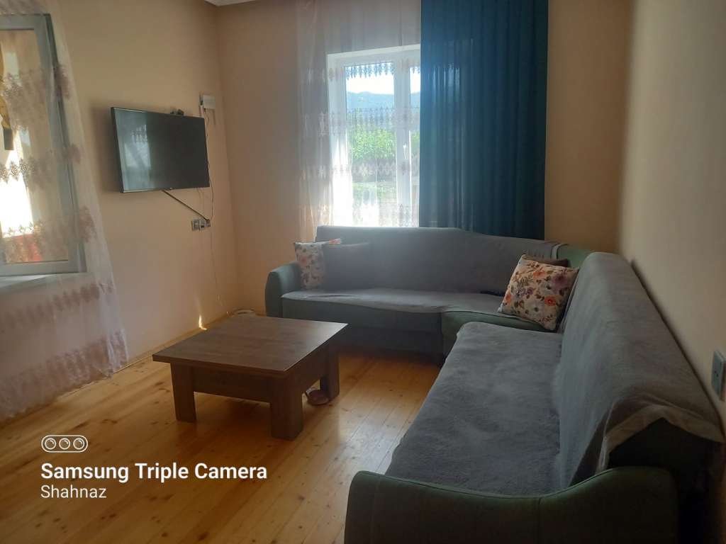 Qax Agcay günlük kirayə Həyət evi / Villa 80 AZN-a 3 otaqlı