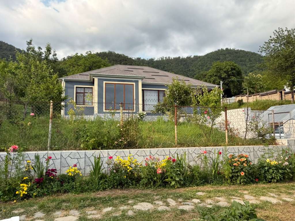 Qəbələ Vəndam Qəsəbəsi Cümə Məscidi, Vəndam, Azərbaycan Azərbaycanda günlük kirayə Həyət evi / Villa 250 AZN-a 3 otaqlı