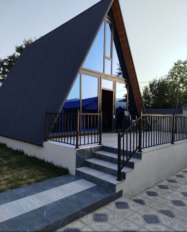 Qəbələ XW79+5H, Nohurqışlaq, Azərbaycan günlük kirayə A-Frame 270 AZN-a 3 otaqlı
