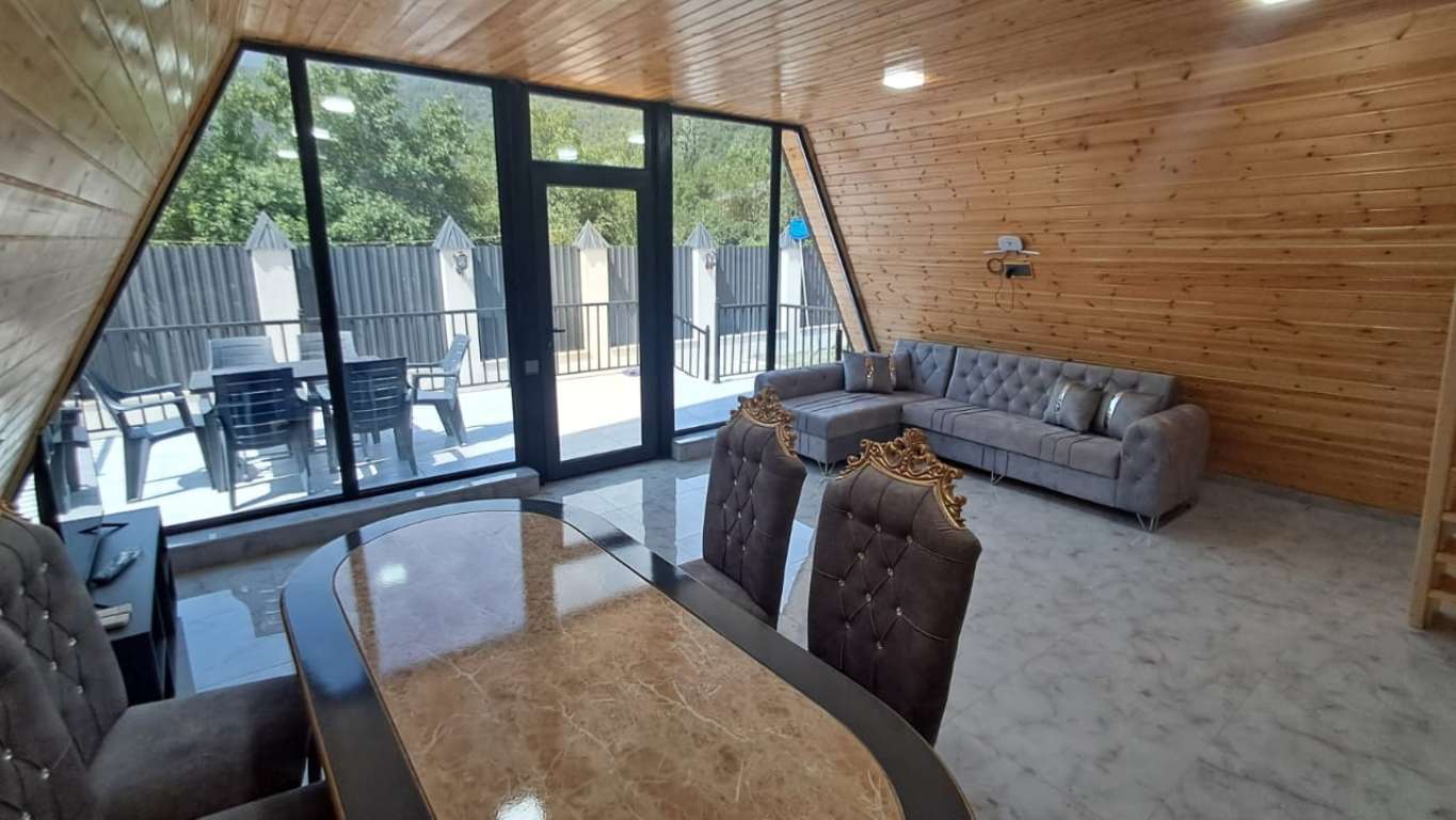 Qəbələ XW79+5H, Nohurqışlaq, Azərbaycan günlük kirayə A-Frame 270 AZN-a 3 otaqlı