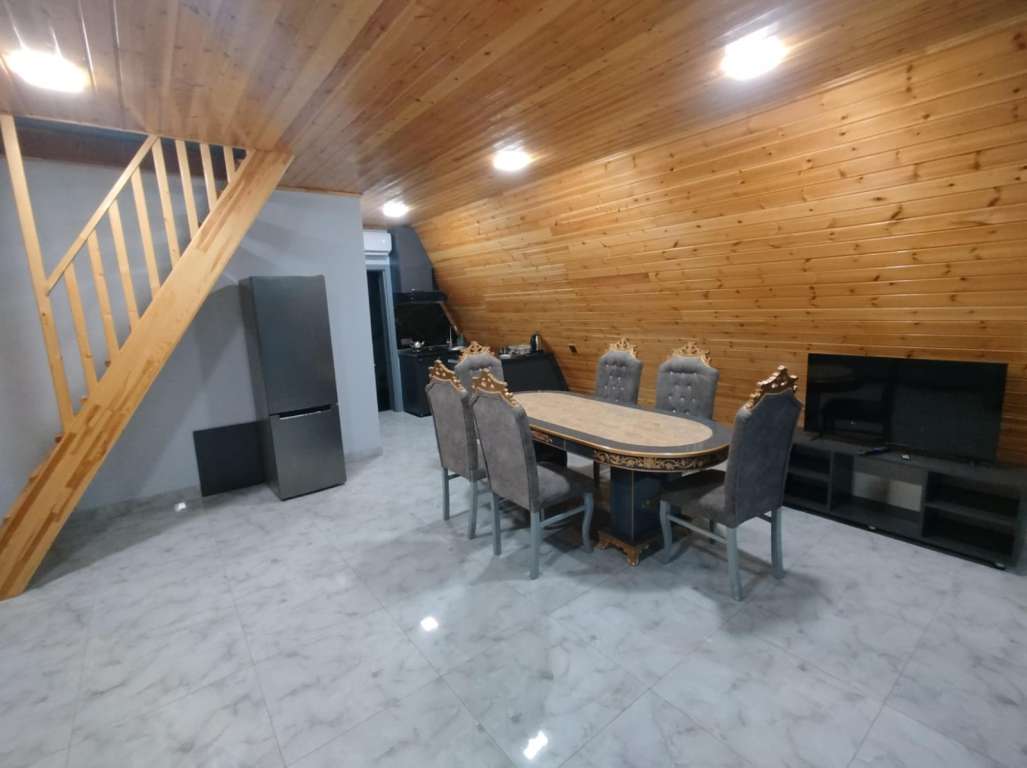 Qəbələ XW79+5H, Nohurqışlaq, Azərbaycan günlük kirayə A-Frame 270 AZN-a 3 otaqlı