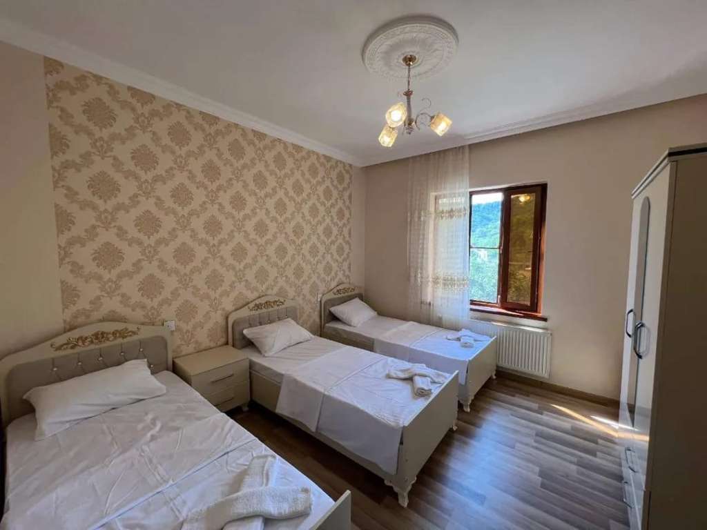 Qəbələ XRVW+32, Kebele, Azerbaycan günlük kirayə Həyət evi / Villa 250 AZN-a 6 otaqlı
