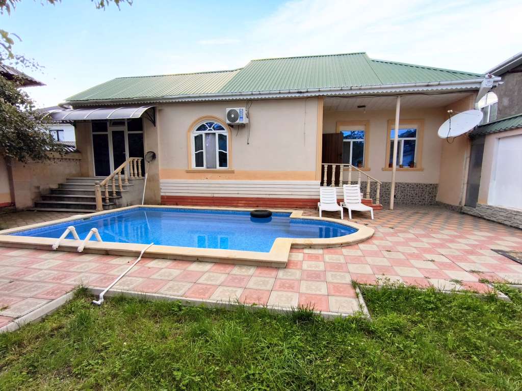 Qəbələ XVV7+C36, Seyid Əzim Şirvani, Qəbələ, Azerbaycan Azərbaycanda günlük kirayə Həyət evi / Villa 150 AZN-a 3 otaqlı