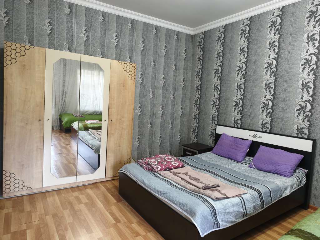 Qəbələ XVV7+C36, Seyid Əzim Şirvani, Qəbələ, Azerbaycan günlük kirayə Həyət evi / Villa 150 AZN-a 3 otaqlı