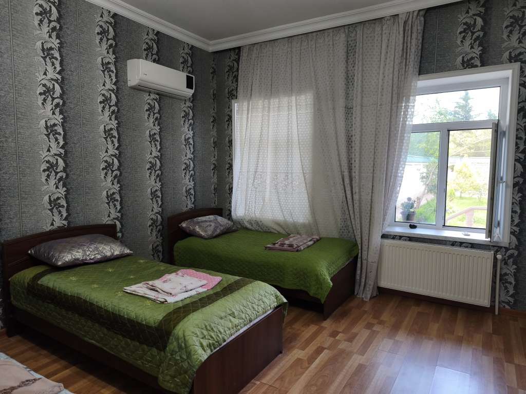 Qəbələ XVV7+C36, Seyid Əzim Şirvani, Qəbələ, Azerbaycan günlük kirayə Həyət evi / Villa 150 AZN-a 3 otaqlı