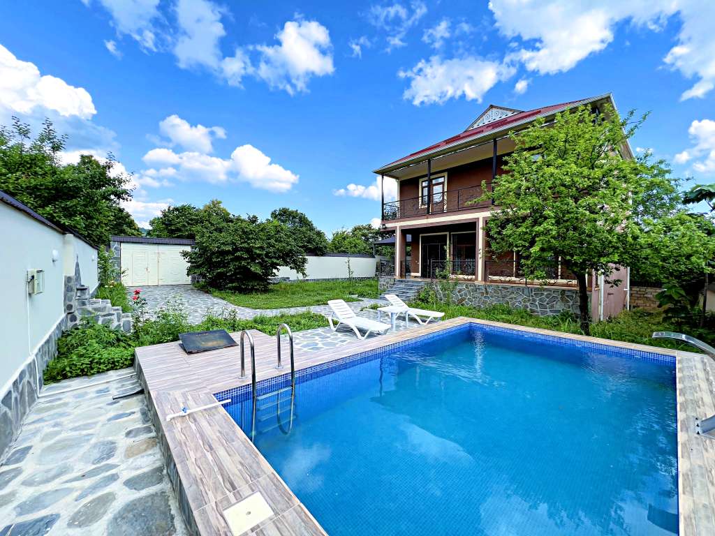 Qəbələ Qemervan yolu Azərbaycanda günlük kirayə Həyət evi / Villa 230 AZN-a 4 otaqlı