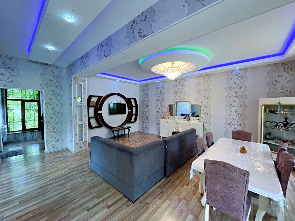 Qəbələ Qemervan yolu günlük kirayə Həyət evi / Villa 230 AZN-a 4 otaqlı
