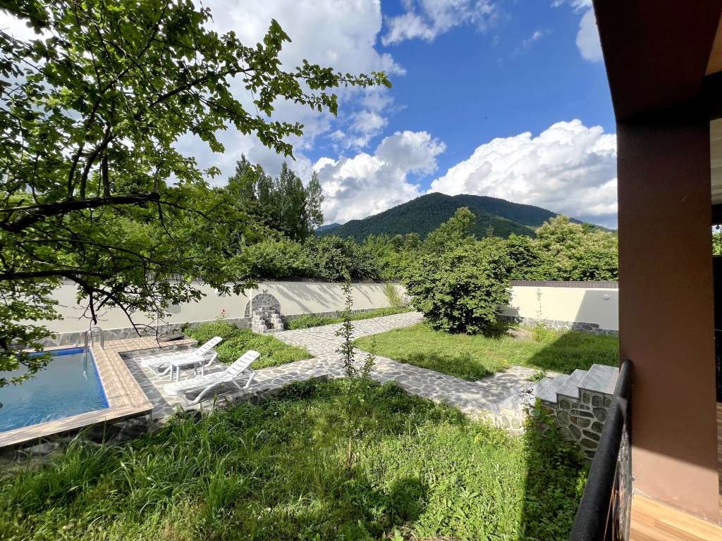 Qəbələ Qemervan yolu günlük kirayə Həyət evi / Villa 230 AZN-a 4 otaqlı