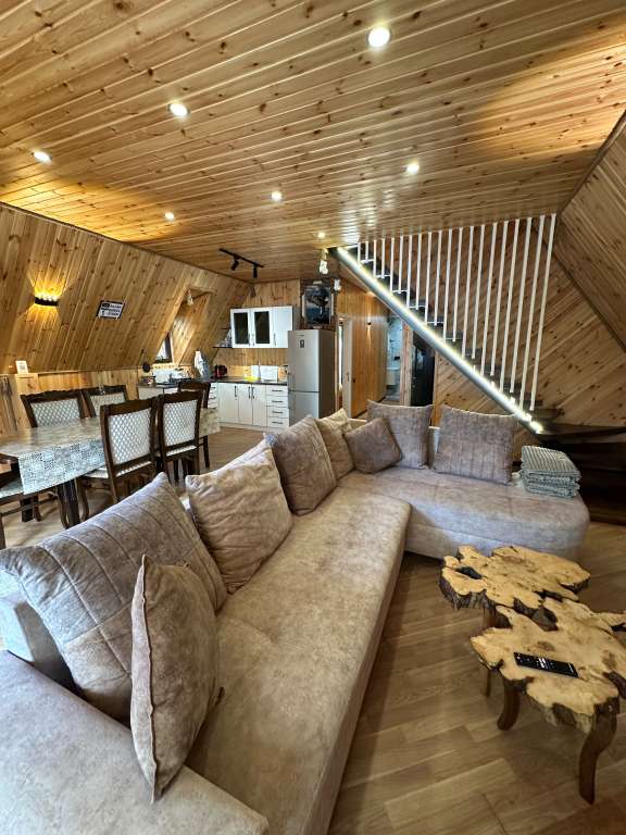 Qəbələ Bum, Qəbələ, Azerbaycan günlük kirayə A-Frame 250 AZN-a 3 otaqlı