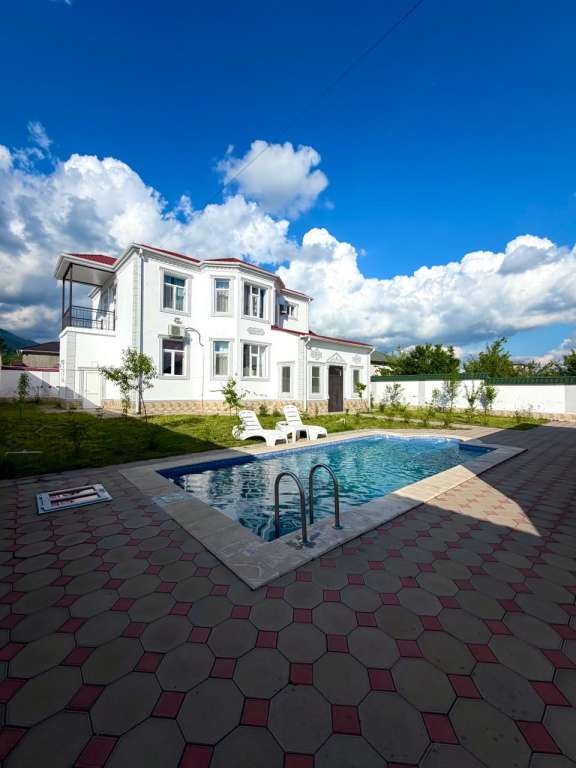 Qəbələ 142 Heydər Əliyev prospekti, Bakı 1034, Azerbaycan Azərbaycanda günlük kirayə Həyət evi / Villa 200 AZN-a 4 otaqlı