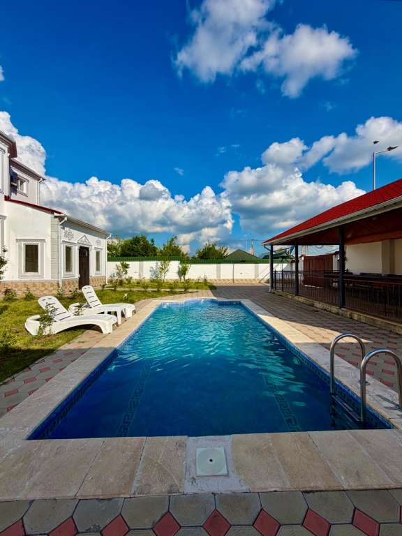 Qəbələ 142 Heydər Əliyev prospekti, Bakı 1034, Azerbaycan günlük kirayə Həyət evi / Villa 200 AZN-a 4 otaqlı