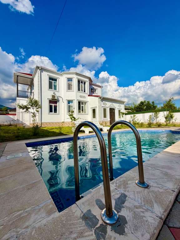 Qəbələ 142 Heydər Əliyev prospekti, Bakı 1034, Azerbaycan günlük kirayə Həyət evi / Villa 200 AZN-a 4 otaqlı