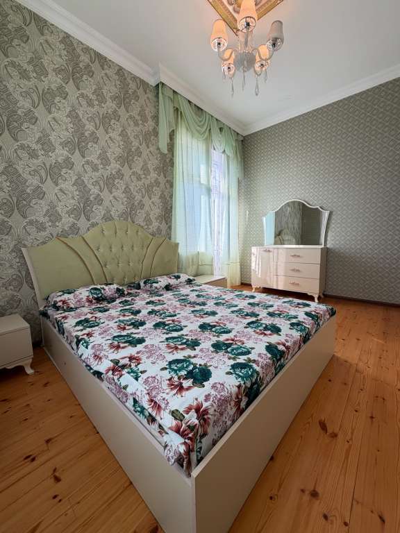 Qəbələ 142 Heydər Əliyev prospekti, Bakı 1034, Azerbaycan günlük kirayə Həyət evi / Villa 200 AZN-a 4 otaqlı