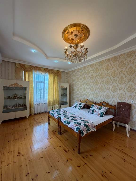 Qəbələ 142 Heydər Əliyev prospekti, Bakı 1034, Azerbaycan günlük kirayə Həyət evi / Villa 200 AZN-a 4 otaqlı