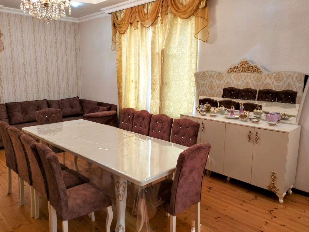 Qəbələ 142 Heydər Əliyev prospekti, Bakı 1034, Azerbaycan günlük kirayə Həyət evi / Villa 200 AZN-a 4 otaqlı