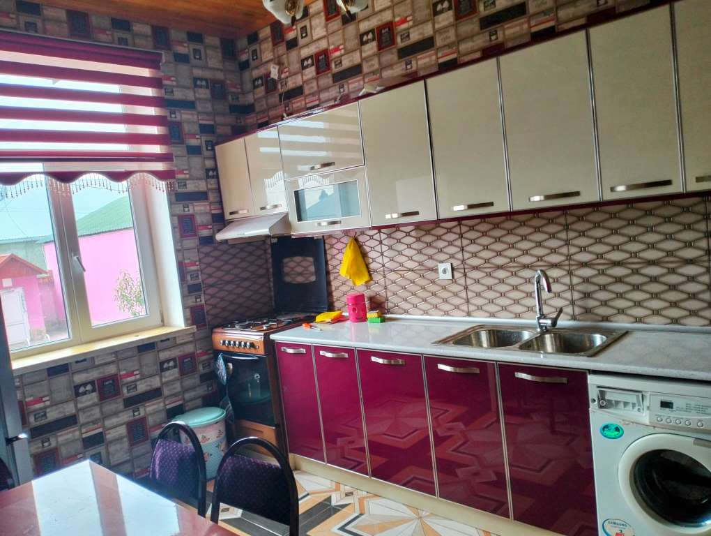 Qəbələ 142 Heydər Əliyev prospekti, Bakı 1034, Azerbaycan günlük kirayə Həyət evi / Villa 200 AZN-a 4 otaqlı