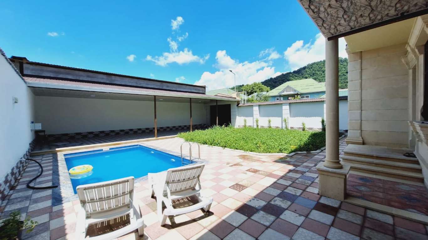 Qəbələ Qəbələ günlük kirayə Həyət evi / Villa 250 AZN-a 4 otaqlı