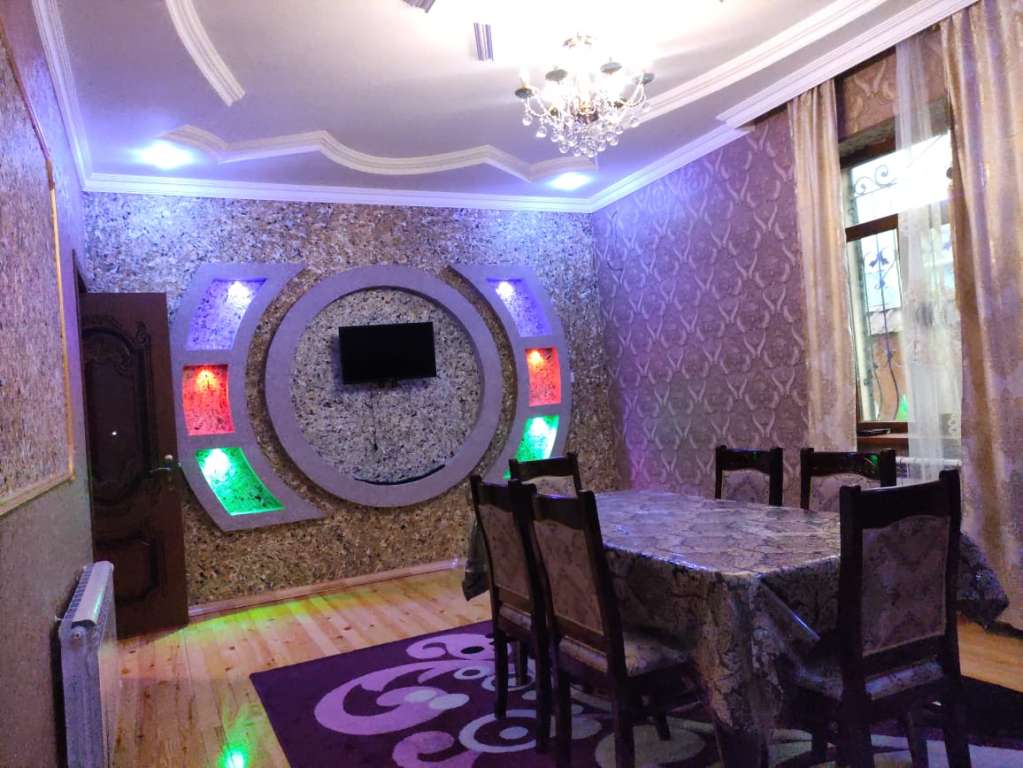 Qəbələ Qəbələ günlük kirayə Həyət evi / Villa 250 AZN-a 4 otaqlı