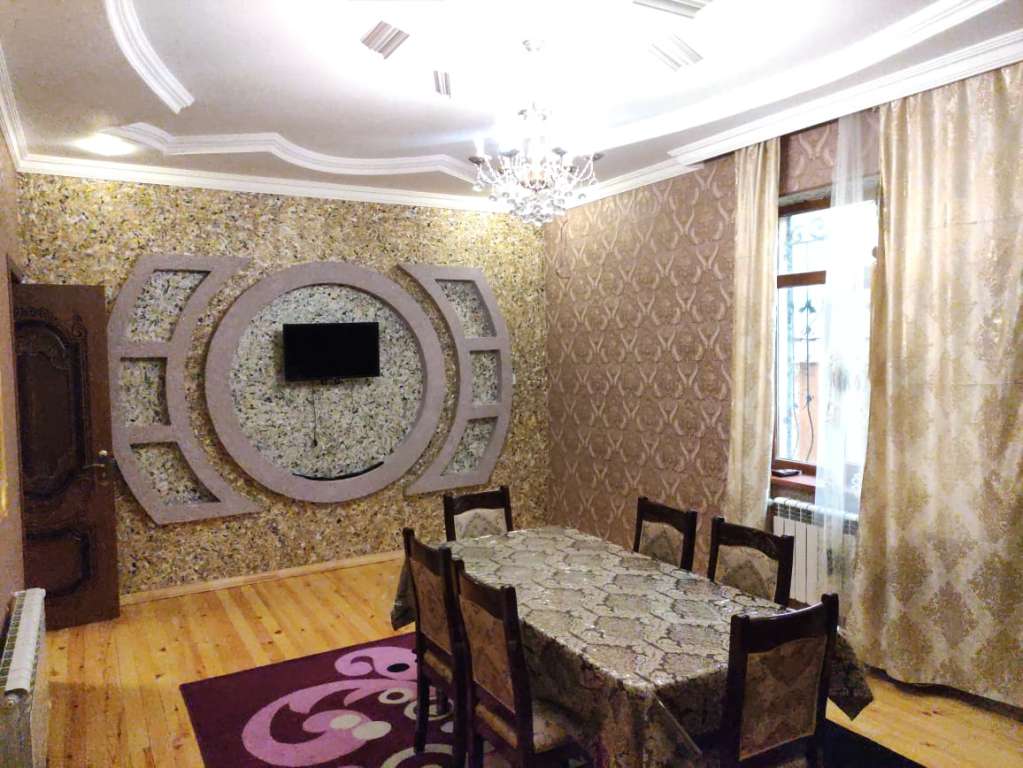 Qəbələ Qəbələ günlük kirayə Həyət evi / Villa 250 AZN-a 4 otaqlı