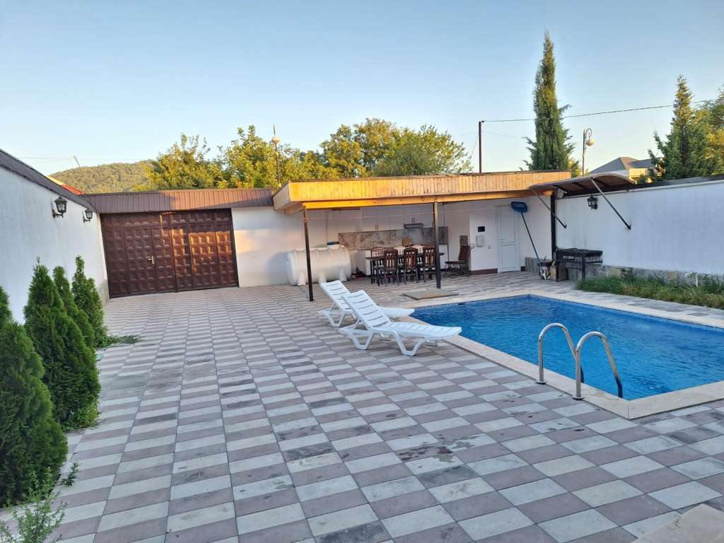 Qəbələ Qəbələ günlük kirayə Həyət evi / Villa 250 AZN-a 3 otaqlı